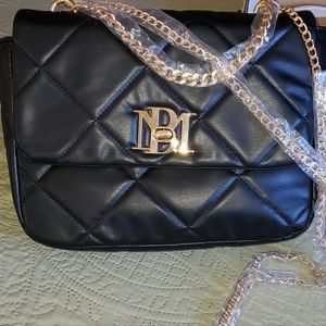 Badgley Mischka Big chain Crossbody Bag with big Diamond quilting Black NWT
